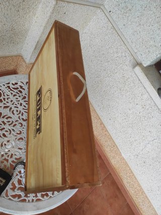 Caja de madera para coleccionismo