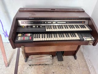 Órgano Hammond antiguo, pieza coleccionista