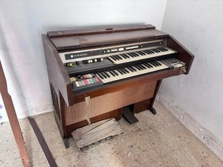 Órgano Hammond antiguo, pieza coleccionista