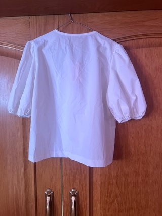Blusa blanca con leggins rosas