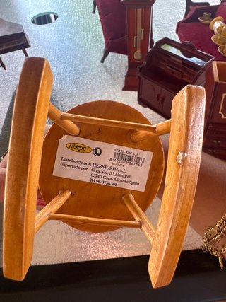 Sedia in legno per case delle bambole