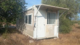 Caseta prefabricada reforzada