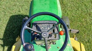 Tractor Cortacésped John Deere 332