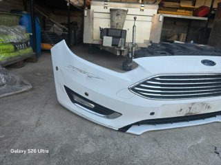 Parachoques Ford Focus mk3 titanium