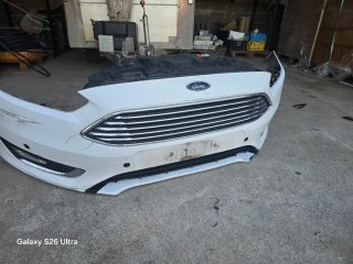Parachoques Ford Focus mk3 titanium