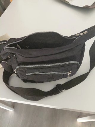 Bolsos negros y beige