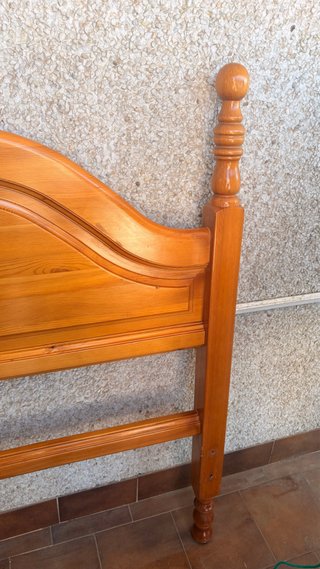 Cabecero de madera