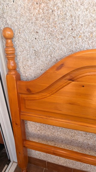 Cabecero de madera