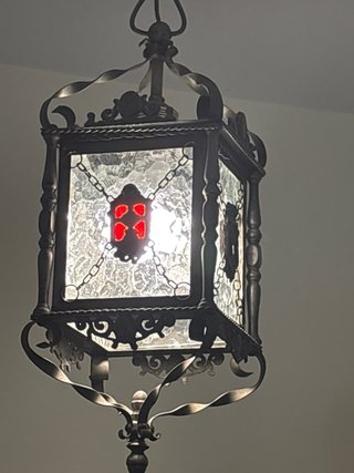 Farol antiguo de metal y cristal