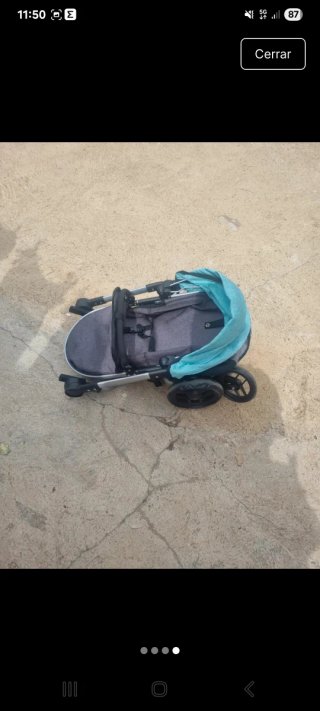 Carrito de muñecas azul y gris