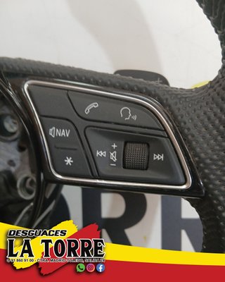 Volante Audi A3 8V S-Line con levas.