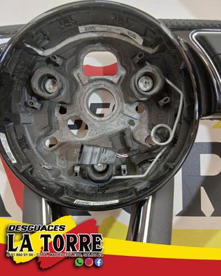 Volante Audi A3 8V S-Line con levas.