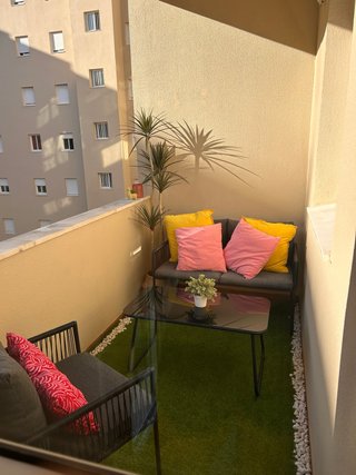 Conjunto jardín: sofá, mesa y 2 sillones