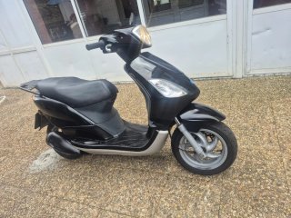 Piaggio Zip Negra Scooter