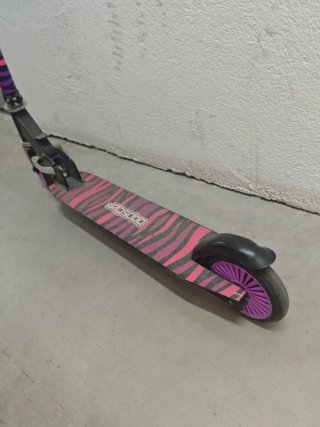 Patinete infantil rosa y morado
