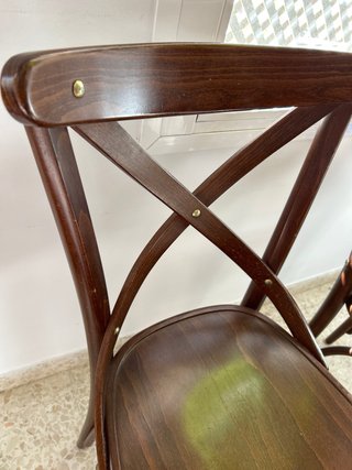 Sillas de madera estilo cruzadas