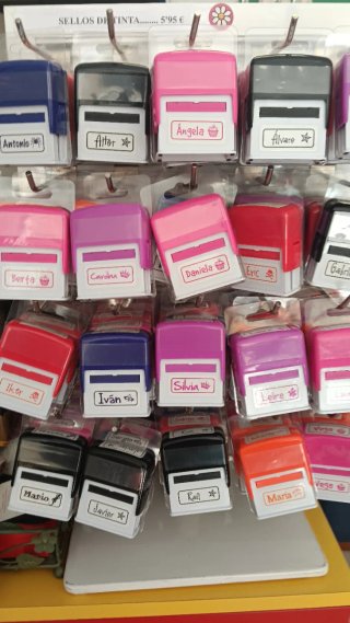 Sellos de tinta personalizados con nombres