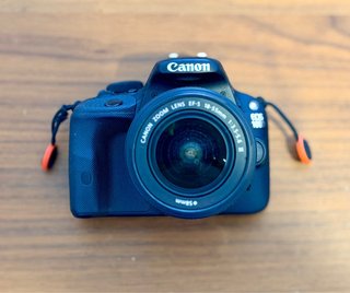Canon EOS 100D + Lente 18-55mm