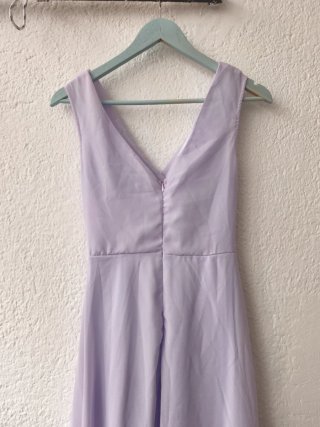 Vestido largo lila con pedrería
