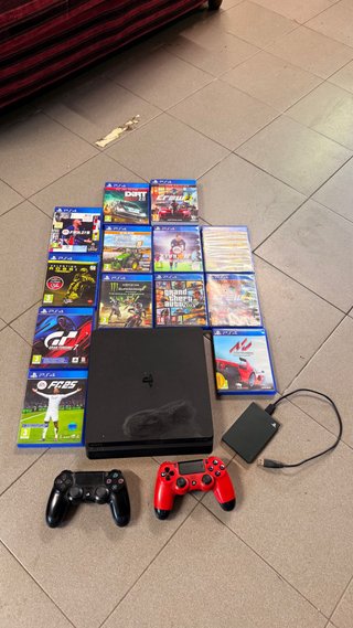 PS4 Slim Negra + 13Juegos + 2 mandos y disco duro