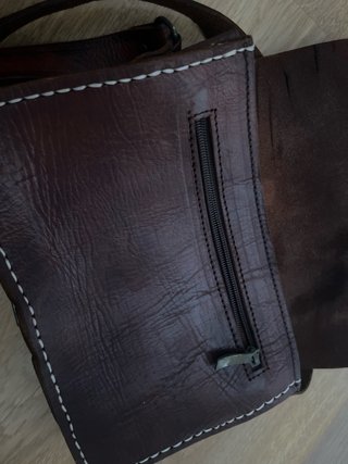 Bolso de piel marrón
