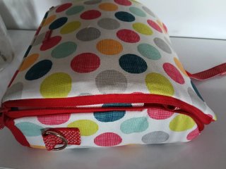 Trona de viaje con diseño infantil