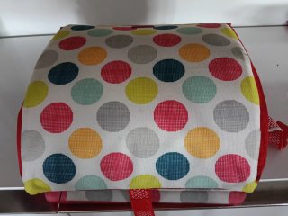 Trona de viaje con diseño infantil