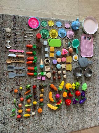 Cocinita de juguete con accesorios