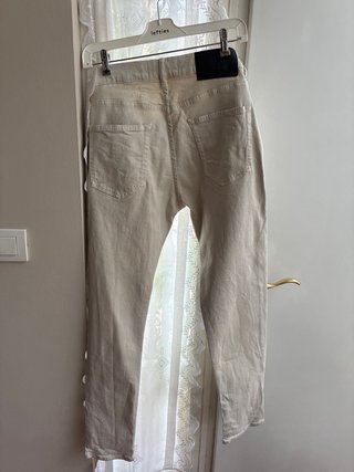 Pantalones vaqueros Zara beige