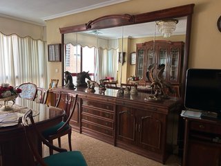 Muebles de salón madera oscura
