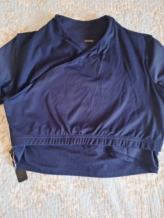Top cruzado crop Oysho azul marino talla XL
