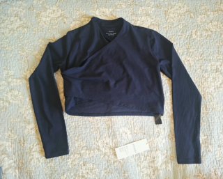 Top cruzado crop Oysho azul marino talla XL