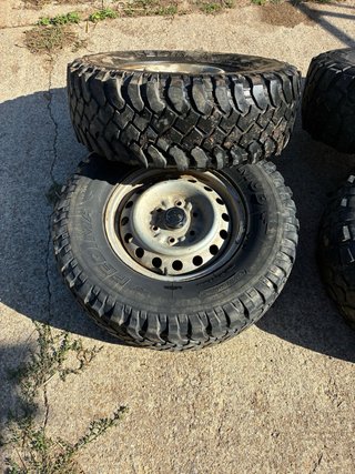 Llantas Hierro Mitsubishi 3.2 DID con neumáticos