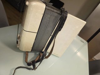 Acordeón Hohner Student IVM 32 bajos