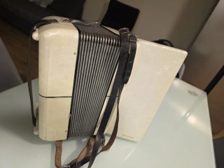 Acordeón Hohner Student IVM 32 bajos