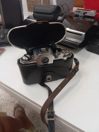 Cámara Icarex 35