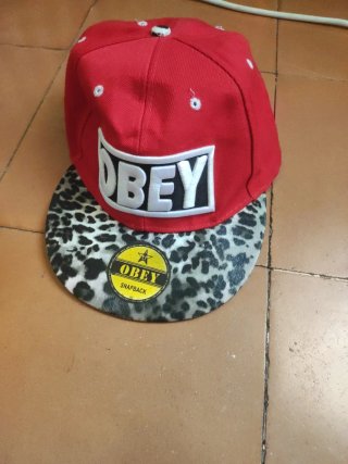 Gorra OBEY Snapback Roja y Animal Print