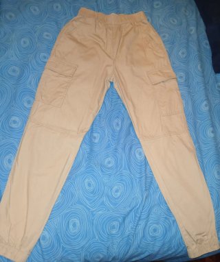 Pantalones cargo beige