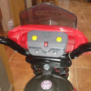 Moto eléctrica infantil Feber