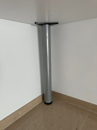 Mesa de estudio blanca