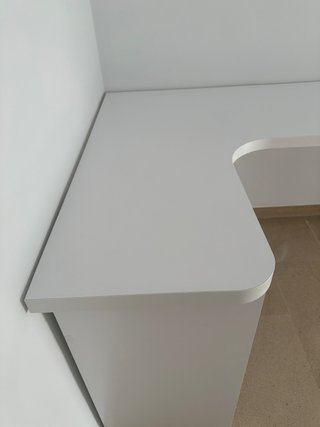 Mesa de estudio blanca