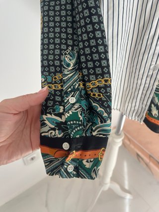 Camisa estampada y de rayas