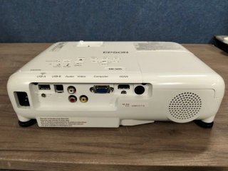Proyector Epson EB-S05 3200 lúmenes, ANSI, 3LCD