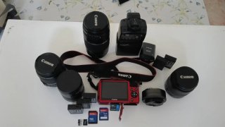 LOTE JOYA Canon EOS M ROJA + 22mm f/2 STM + 75-300