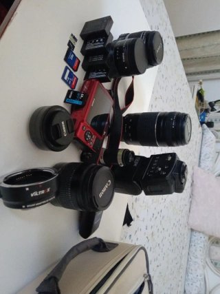 LOTE JOYA Canon EOS M ROJA + 22mm f/2 STM + 75-300