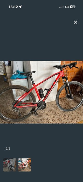 Bicicleta de montaña roja