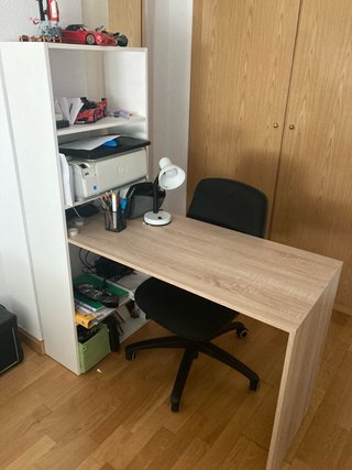 Escritorio madera y blanco