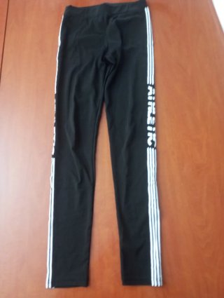 Pantalón vaquero Stradivarius talla 34, más leggin
