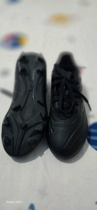 Zapatillas de fútbol negras talla 31