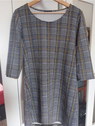Camisas y vestidos! 8 euros cada uno!